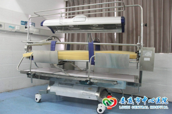 烧伤翻身床派上新用场让瘫痪患者压疮治疗更方便有效