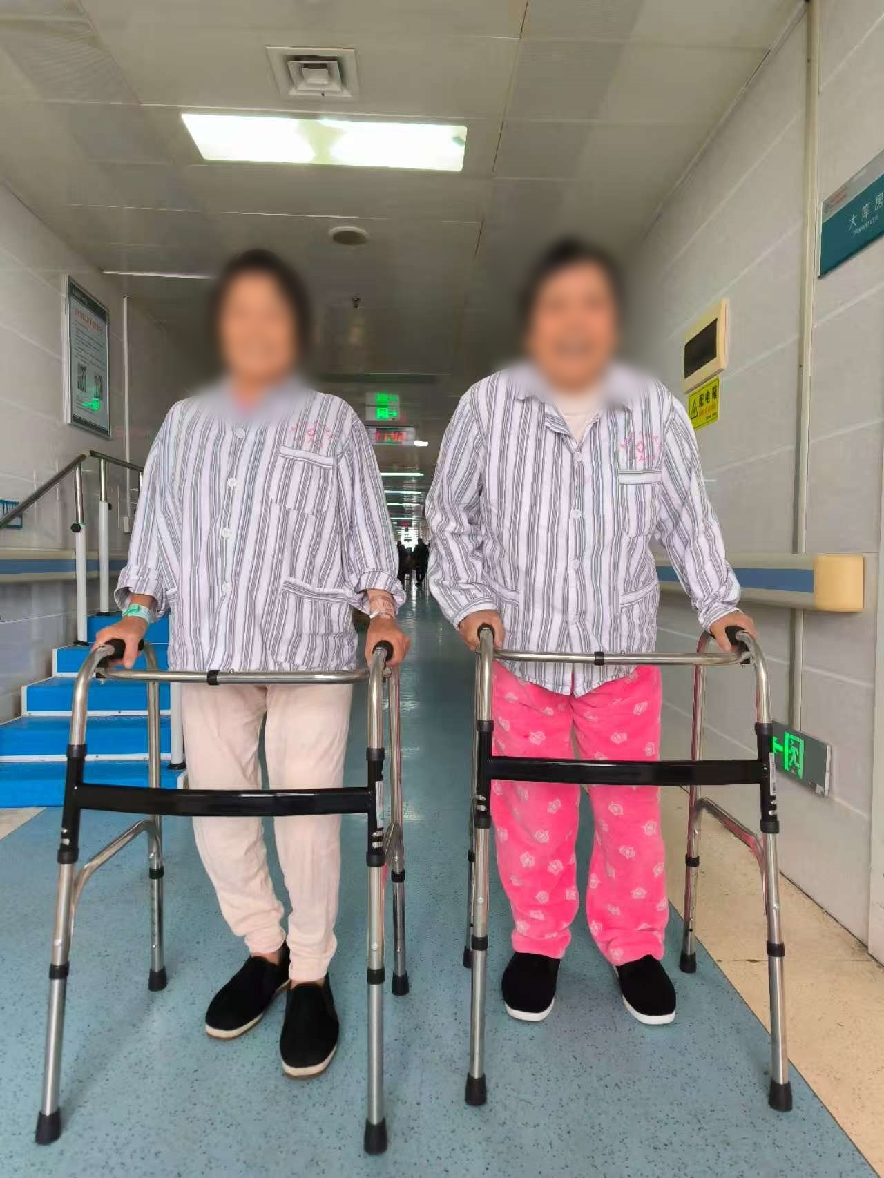 七旬姐妹二十载膝痛顽疾终得解 “组团”手术开启无痛幸福晚年