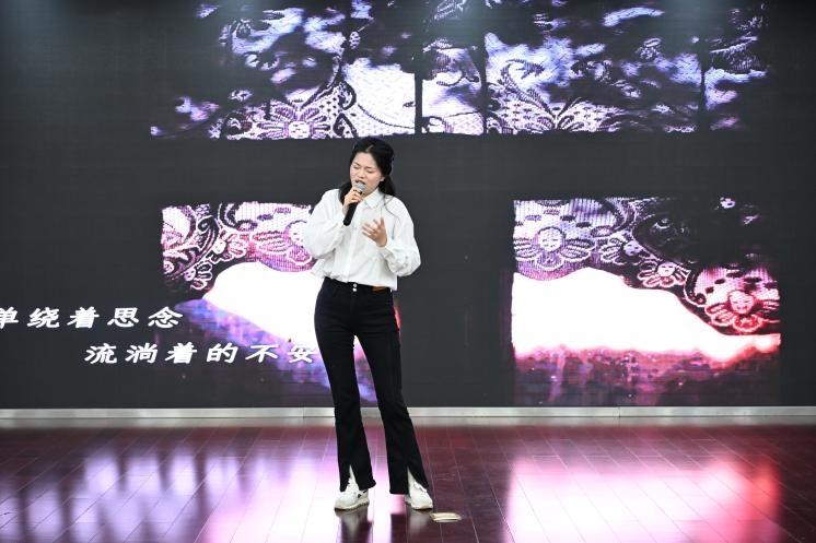 书香润心绽芳华 巾帼聚力向未来